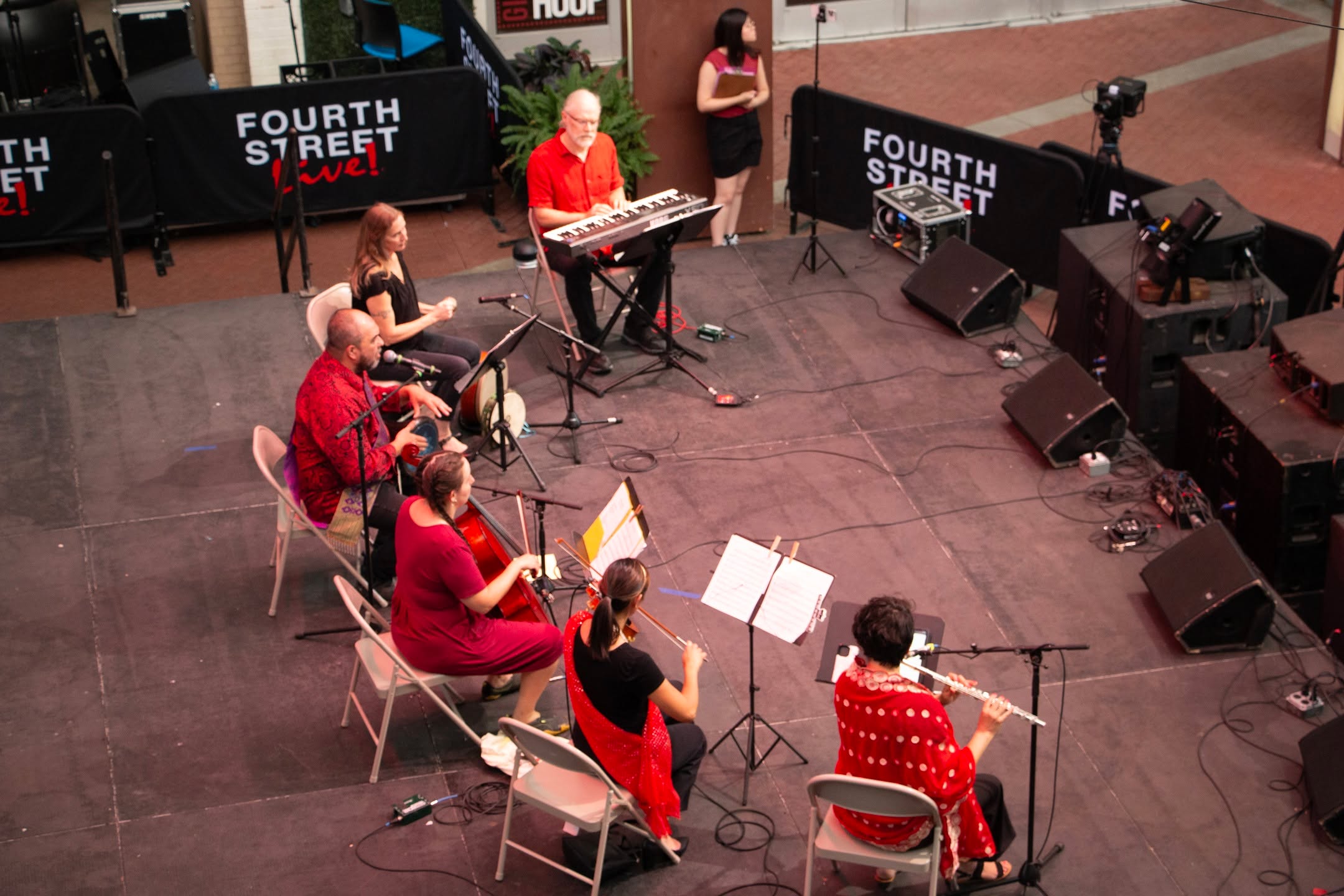 Saw Peep Pan-Asian Ensemble playing music from Indonesia, Malaysia/Southern Thailand, and the Philippines onstage at Asian Night Market 2025!
Photo by McKenzie Gary
September 13, 2025
Fourth Street Live!
Louisville Kentucky
Photo by McKenzie Gary
Saw Peep is:
Penelope Quesada - flute
Sheryll Impellizzeri - violin
Chelsea Getty - cello
Jon Silpayamanant - vocals, dumbek
Helen Holifield - ching, def, riqq
Roxell Karr - keyboards
arrangements/adaptations - Jon Silpayamanant
#Louisville #AsianMusic #SoutheastAsianMusic #IndonesianMusic #MalaysianMusic #ThaiMusic #FilipinoMusic #Cello #Violin #Flute #Dumbek #Def #Riqq #Ching #Keyboards
@4thstlive justlifenow2025 @jonsilpayamanant @h.edgewalker @asiainstitutecranehouse